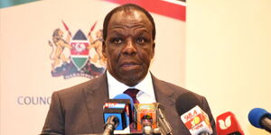 Kakamega Governor Wycliffe Oparanya adressing the media after the Council of Governors meeting on 