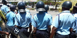 Kenyan police officers at Nairobi's Central Business District (CBD) to maintain law and order in March 2018.