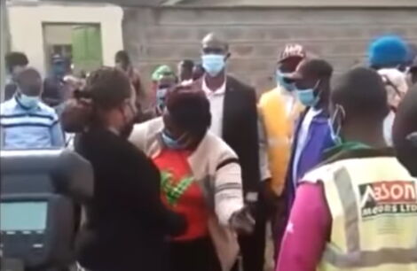 Damaris Munene talking to Governor Waiguru in Mwea constituency on Thursday,June 10th.jpg