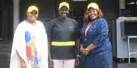 From left Former Ruiru MP, Esther Gathongo,DP Ruto and Ann Wamuratha (right) at hi office in Mu.
