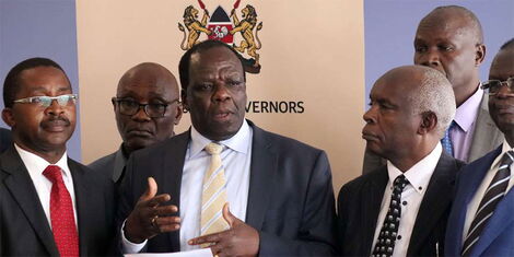 Kakamega Governor Wycliffe Oparanya (center) with other governors including Makueni's Kivutha Kibwana at a press conference in January 2020.
