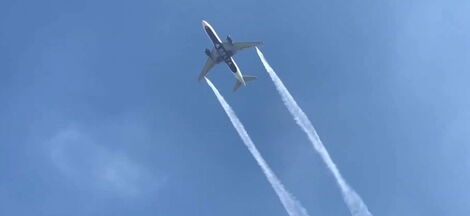 A plane dumps fuel before heading to Los Angeles International Airport, USA on January 14, 2020.