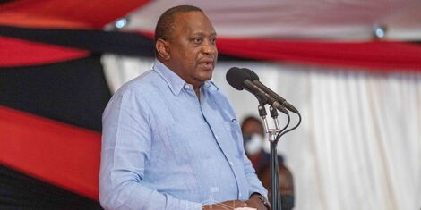 President Uhuru Kenyatta addressing a deegation of leaders from Marsabit, Isiolo and Tana River counties at State House on Tuesday, February 22