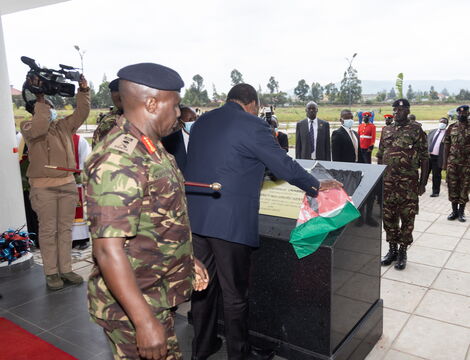 President Uhuru Kenyatta commissioning the National Defence University in Lanet