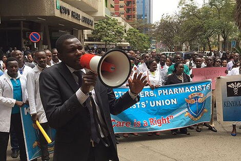 Kenyans medics demonstrating