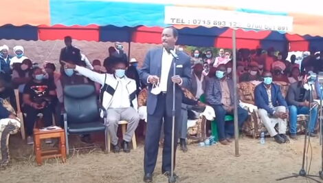 Wiper Party Leader Kalonzo Musyoka addressing mourners at in Muthetheni, Mwala sub-county on August 21, 2020.