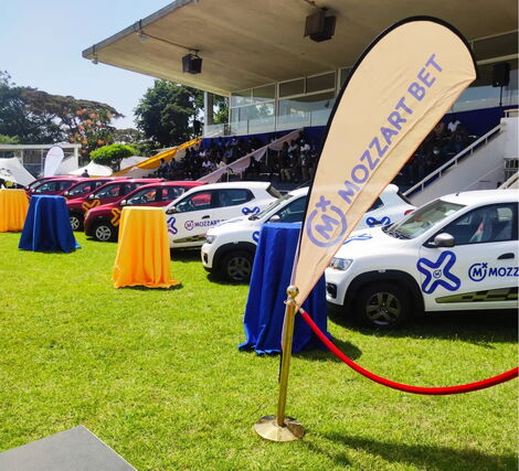 Mozzart gave the lucky winners of the Omoka na Moti promotion the 31 Cars won in the competition. 