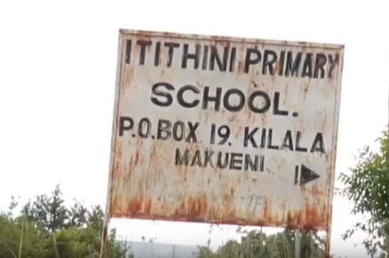 A signpost showing Ithithini primary school