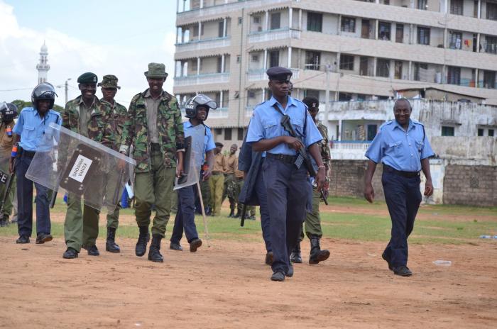 Police at Tononoka Grounds in Mombasa on Sunday, October 20. DCI foiled a planned attack on government installations in Mombasa.