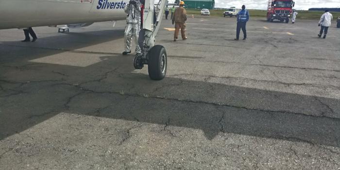 The aircraft that made an emergency landing landed on Monday, October 28 at Moi International Airport Eldoret after losing one wheel during take-off.