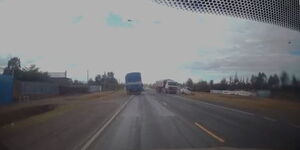 A screenshot of the video where a trailer rams into a Toyota Noah on Monday, March 22.