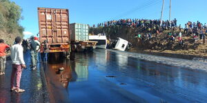 A tanker ferrying oil lost control and overturned at Kikopey, spilling the oil on the Carriageway on Friday, April 29, 2022.