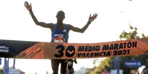 Abel Kipchumba crossing the finish line during the Valencia Half Marathon on October 24. 