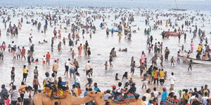 An image or Kenyans in Mombasa