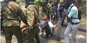 Activist Boniface Mwangi being arrested by police on October 19, 2017