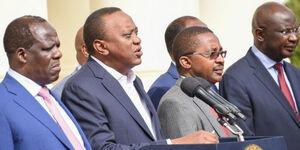 President Uhuru Kenyatta addressing the nation flanked by governors at State House