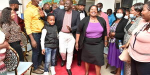 Deputy President William Ruto and former Nairobi governor aspirant during the launch of the 8-storey building in Kamukunji