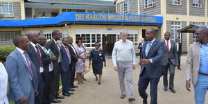 Makueni County Governor Mutula Kilonzo introduces Bill Gates to the staff at The Makueni Mother & Child Hospital