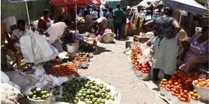 A photo of traders selling goods at Nakuru market.