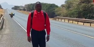 Reverend Shem Ngiki walking from Mtito Andei, Makueni County, to deliver a message to President Ruto in State House, Nairobi on February 16, 2023