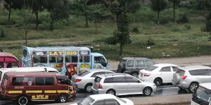 Vehicles in heavy traffic along outering road. Source: Twitter