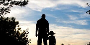 A father and daughter silhouette 