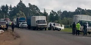 Police set up roadblocks isolating the Nairobi Metropolitan Area on April 7, 2020. 