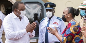 President Uhuru Kenyatta arriving as Sagana State Lodge and received by Nyeri Deputy Governor Caroline Karugu