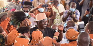 ODM leader Raila Odinga  and Kikuyu Elders in a meeting that took place in Bondo on October 9, 2020.