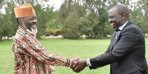 Deputy President William Ruto meets President Uhuru Kenyatta’s cousin Kung’u Muigai at his Karen home on Tuesday, October 27, 2020