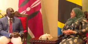 President William Ruto (left) and his Tanzanian counterpart, Samia Suluhu, hold talks during a joint press briefing at the State House, in Tanzania on Monday, October 10. 2022. 