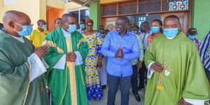 Ruto greeting church leaders at St. Patrick’s Catholic Church in Kilifi North on July 18, 2021