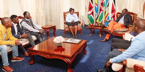 Ruto Meets with a Section of Ukambani Leaders and Maize Hawker Elizabeth Mueni