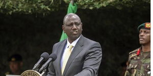 President Ruto addressing KDF troops before deployment.