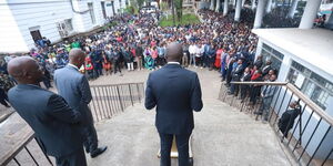 Governor Sakaja addressing County workers during the second Kamukunji meeting on Tuesday, November, 29, 2022.