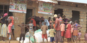 School dropouts in Kenya going for relief food