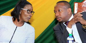 Nairobi Speaker Beatrice Elachi (left) has a word with Governor Mike Sonko (right) during the swearing-in of CECMs at Charter Hall on November 10, 2017.