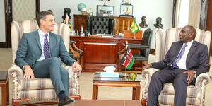 Spanish Prime Minister Pedro Sanchez (left) and President William Ruto (right) at State House on Wednesday, October 26, 2022