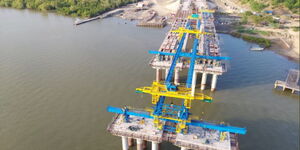 The construction of the Dongo-Kundu bitch in Mombasa