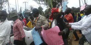 Residents demonstrating in Mumias. Source: Facebook
