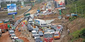 Traffic jam along the Mombasa, Mariakani road..