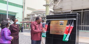 President Uhuru Kenyatta during the official ceremony of commissioning Olkaria geothermal power plants
