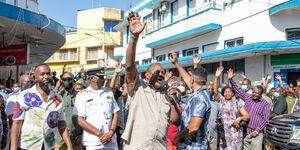 President Kenyatta addresses Mombasa residents after a luncheon at Barka Restaurant on Tuesday, February 8, 2022. 