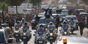 President Uhuru Kenyatta speaking to Ruiru residents, on October 29, 2021. 