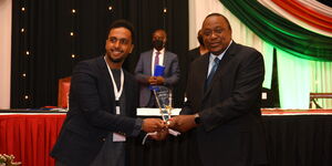 President Uhuru Kenyatta Conferring Award to Busia Sugar Industry Limited at Safari Park on Friday October 29