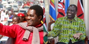 Zambian President, Hakainde Hichilema (left) and Deputy President William Ruto.