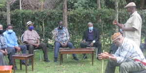 Raila (c) during a meeting with Murang'a elders at his Opoda farm in Bondo on Saturday, December 19. 