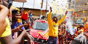 A lucky winner of Mozzart Bet's Omoka na Moti promotion