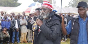 Roots Party Leader George Luchiri Wajackoyah addressing Bunyore residents on December 29, 2022