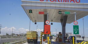 An imageof a lorry pictured at the Syokimau entrance of the Nairobi Expressway